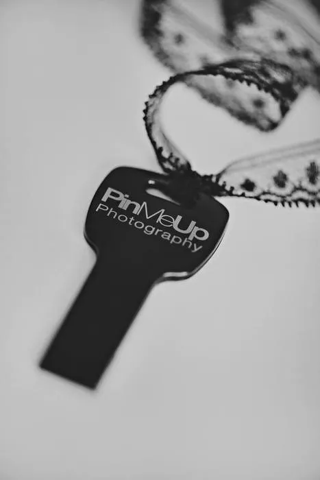 Image USB - Pin Me Up Photography